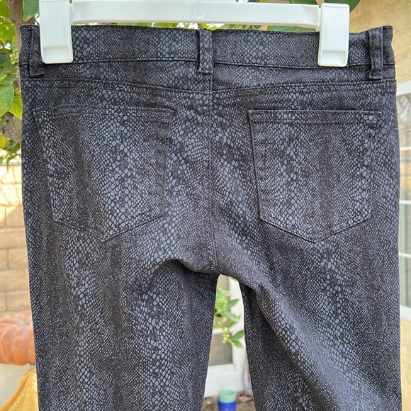 Rue21 snakeskin print skinny jeans 5/6 - Picture 5 of 8